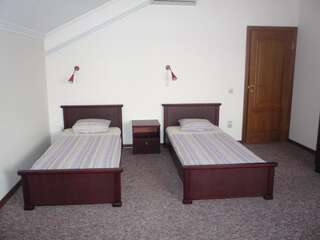 Гостиница Маркиз Краснодар Стандартный двухместный номер с 2 отдельными кроватями-2